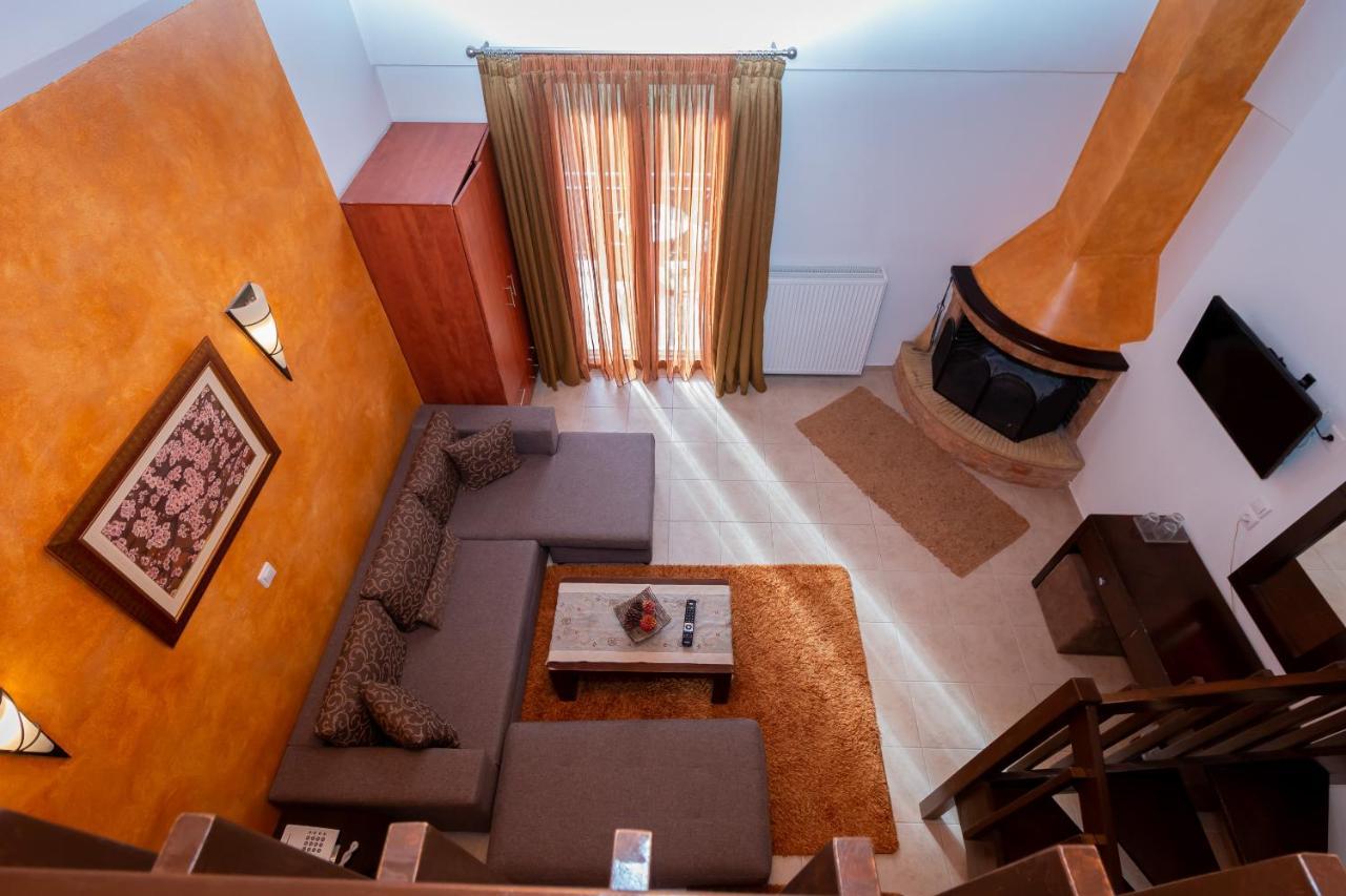 Ahilion Hotel كالافريتا المظهر الخارجي الصورة