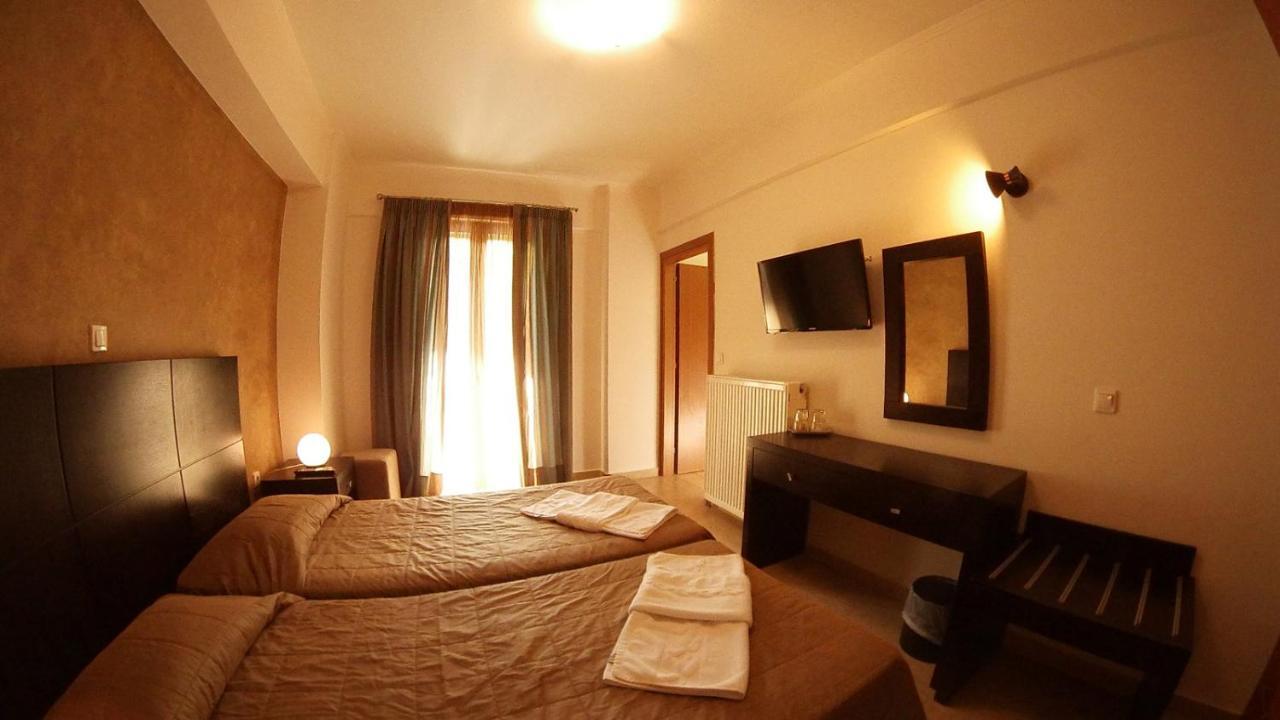 Ahilion Hotel كالافريتا المظهر الخارجي الصورة