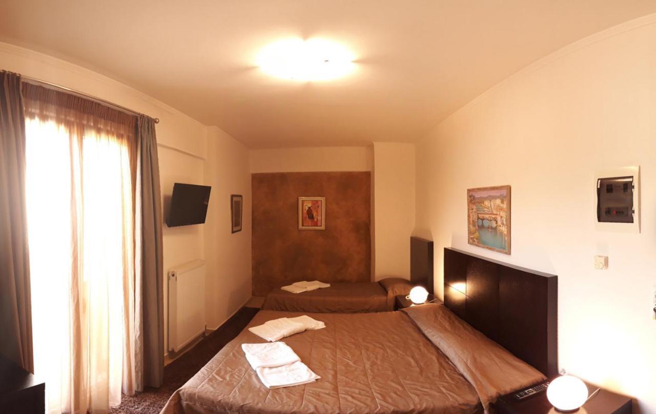 Ahilion Hotel كالافريتا المظهر الخارجي الصورة